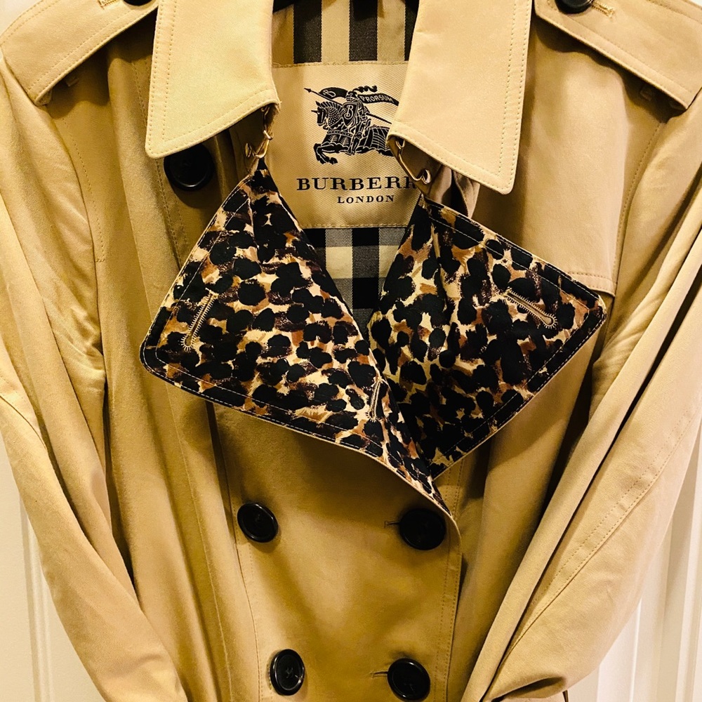 Burberry classic color limited addition trench